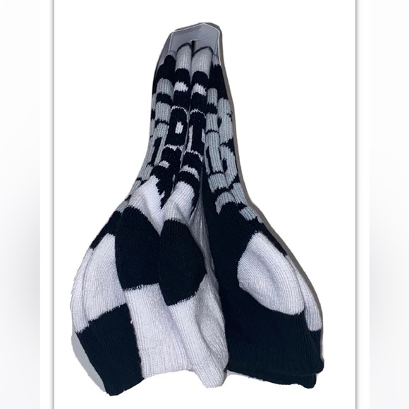 Neff No Show Socks 3 Pair Boys Youth 3-5.5 Black White w/ Logo Skate Ride Kids - Picture 5 of 10